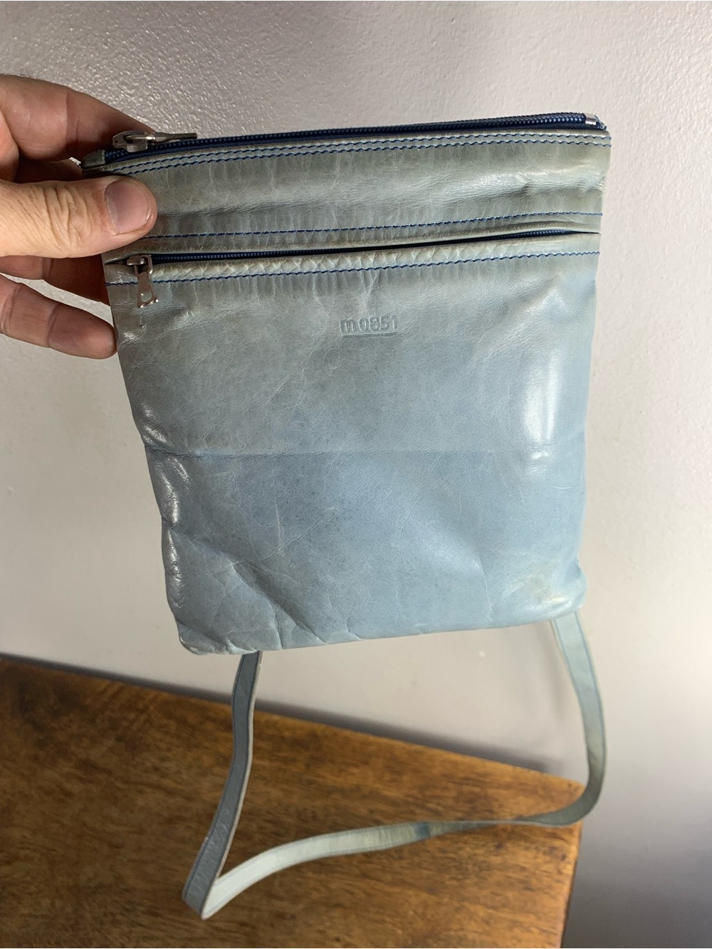 Vintage 90s small M0851 crossbody leather bag - Picture 2 of 10